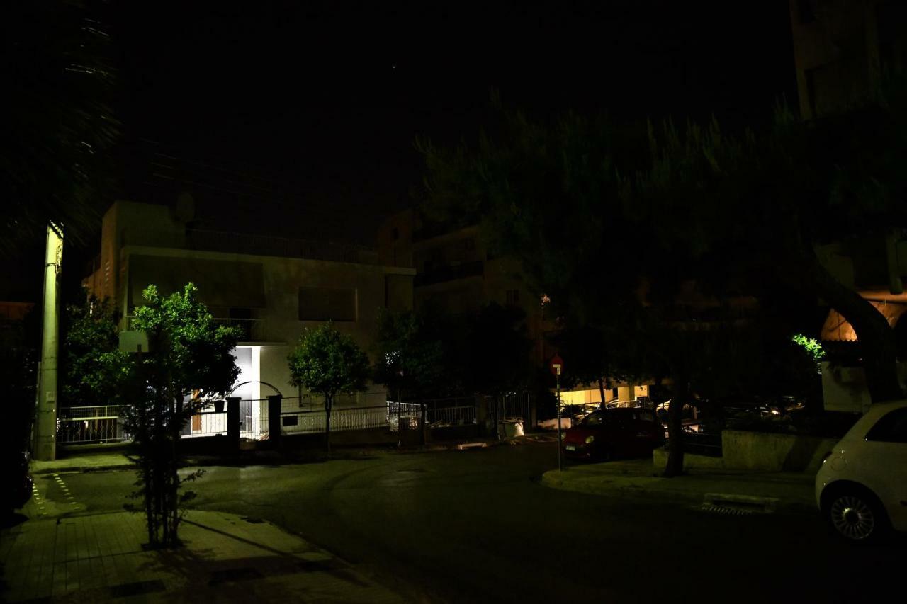 Zefyros Super Cool Apartments Next To Alimos Riviera Atene Esterno foto